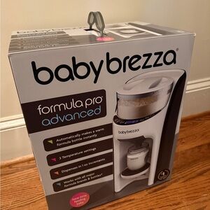 Never opened NWT Baby Brezza Formula Pro Advanced